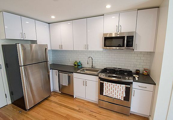 5th image of 2211 3rd Ave Unit 2-J