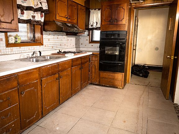 5th image of 7031 S Eberhart Ave