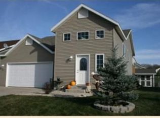 995 Falcon Rd SE, Rochester, MN 55904