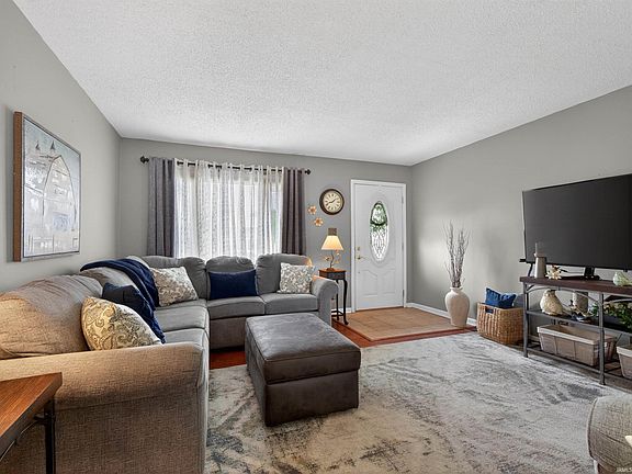 5th image of 6615 Redbud Dr