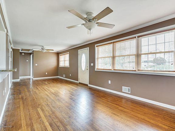 5th image of 21 Darye Ct