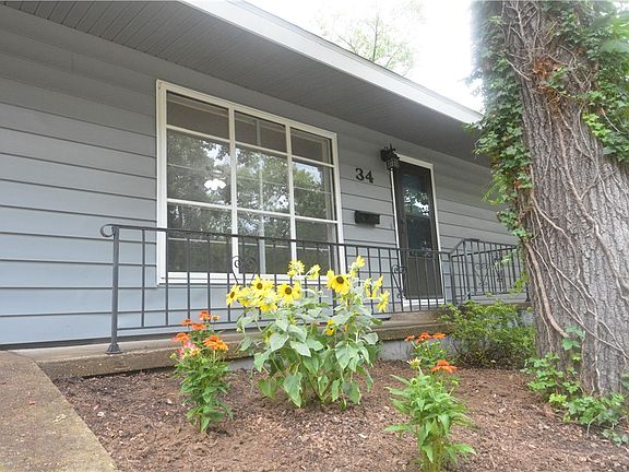 3rd image of 34 Tamworth Cir