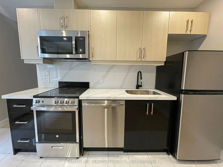 416 Christie St #1 — Photo 1