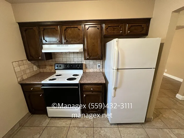 6104 N Fresno St #101 — Photo 6