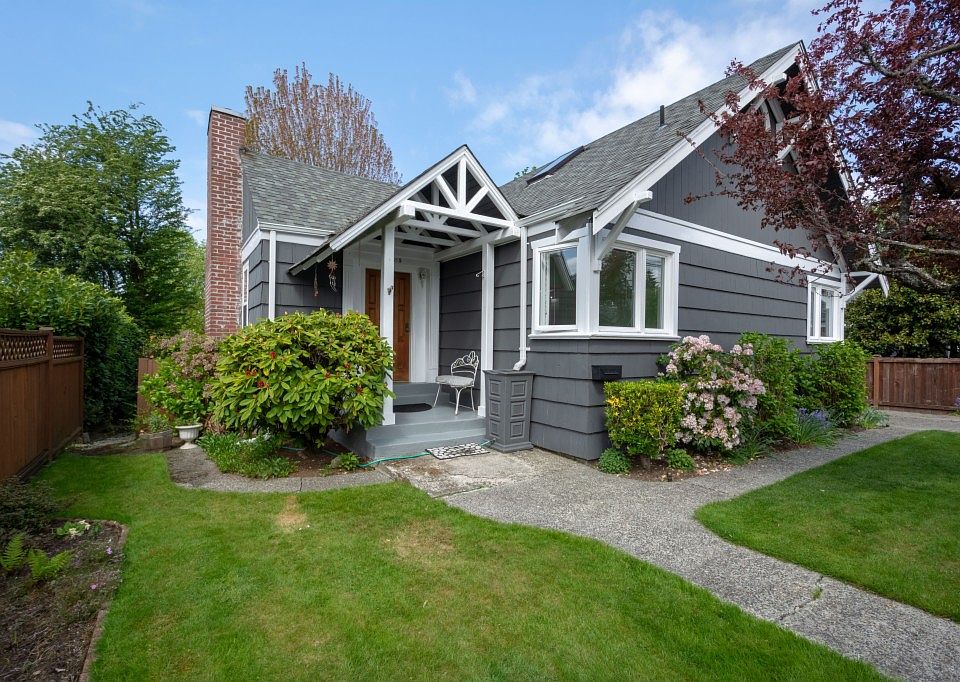 2nd image of 8615 5th Ave NE