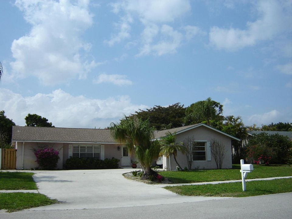 1st image of 29 Chapel Ct