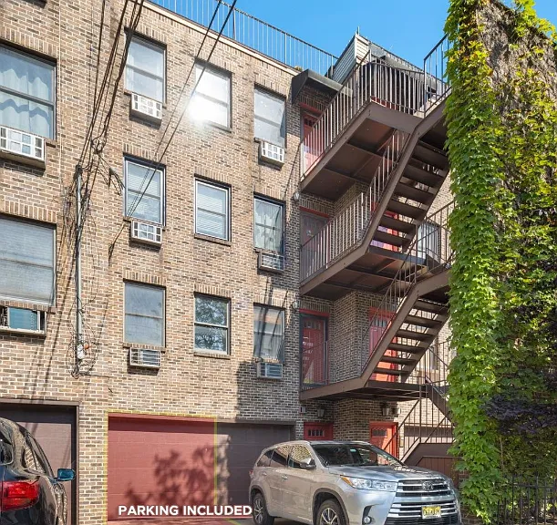 627 Madison St #A — Photo 16