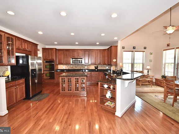 5th image of 15819 Wavyleaf Ct