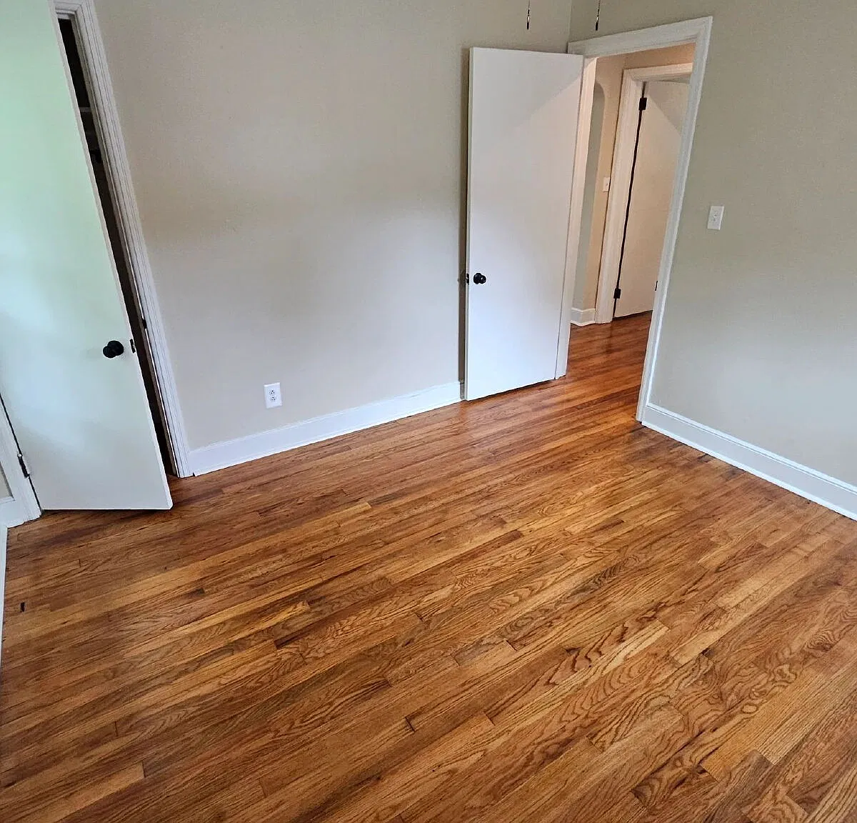 3 bed, 1.5 bath, 1111 sqft, $1,595 — Photo 1