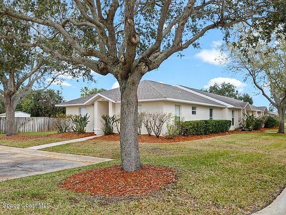 2nd image of 2074 Foxwood Dr