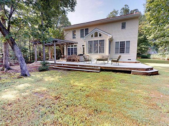 3rd image of 44030 Silverwood Ln