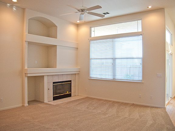 5th image of 1335 E Parkview Ct