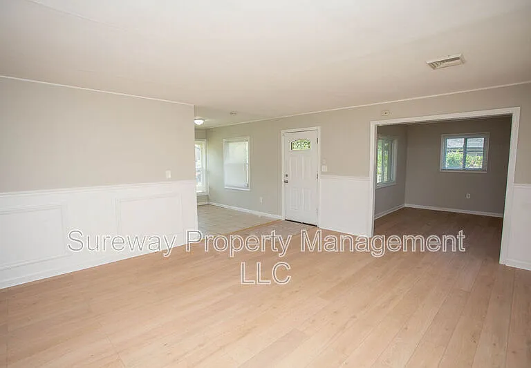 11 Sedgwick Ln — Photo 3