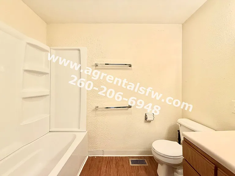 2718 Sherman Blvd — Photo 40