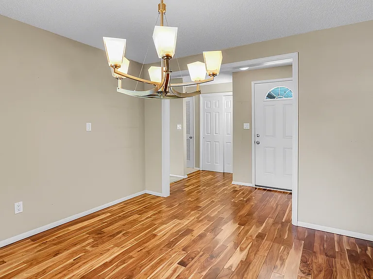 12816 SE 4th Pl — Photo 4