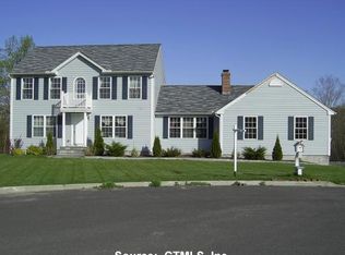16 Pinewood Xing, Naugatuck, CT 06770