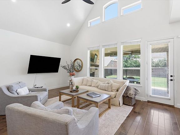 5th image of 6604 Elderberry Way