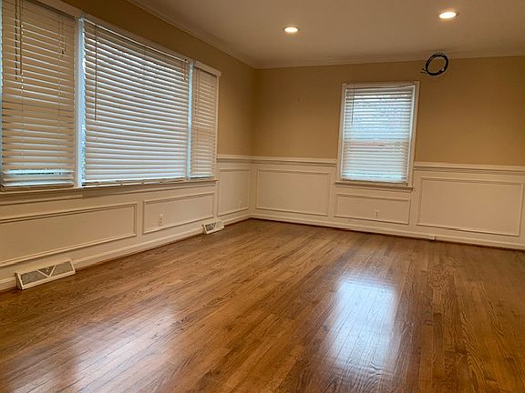 4th image of 4125 Rosemont Ln
