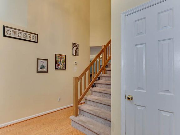 4th image of 109 Kathleen Pl