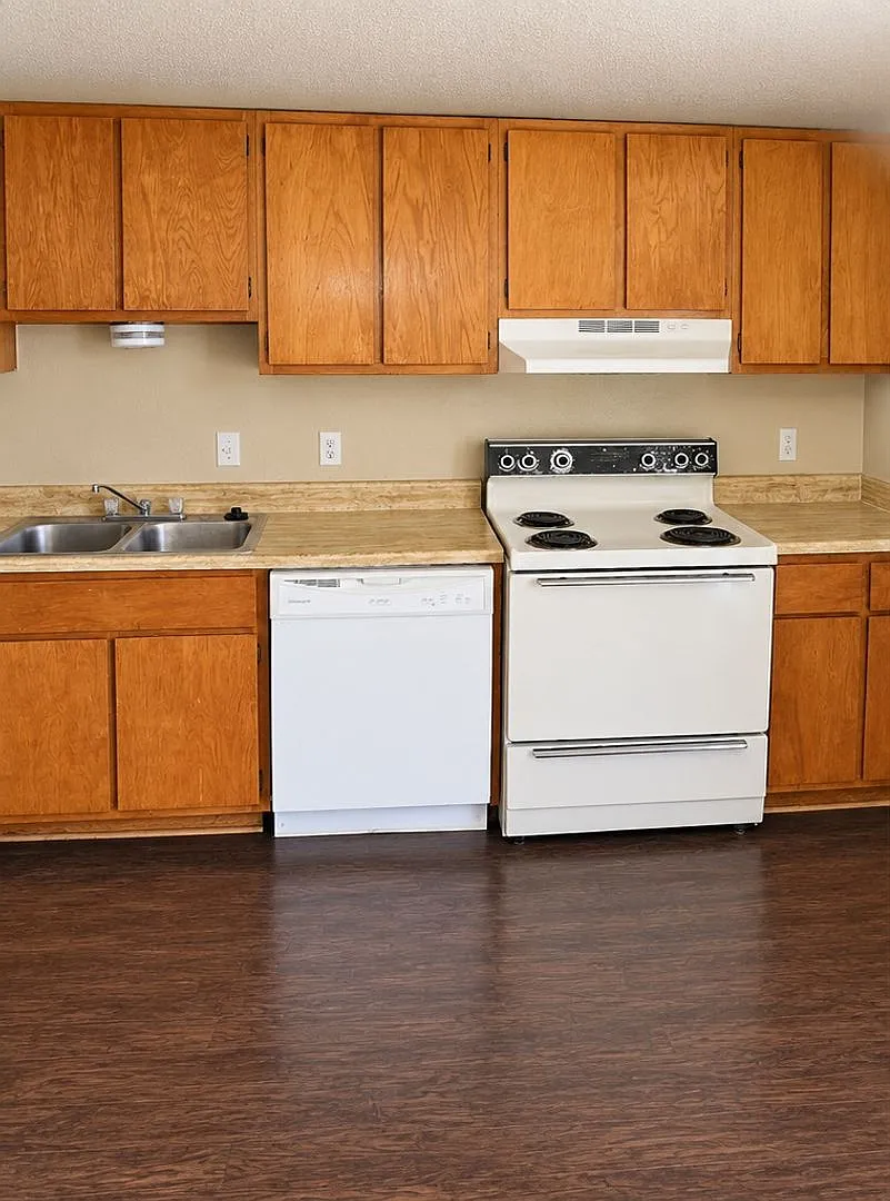 Cedarhill Apartments — Photo 3