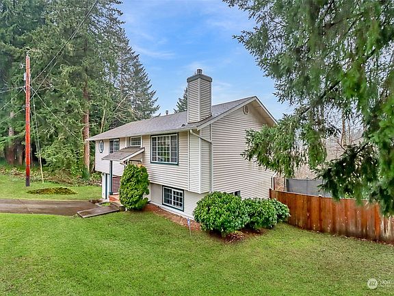 3rd image of 5431 Henslin Drive SE