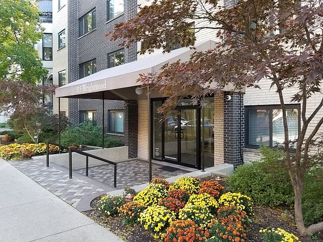 1st image of 515 W Wrightwood Ave APT 408