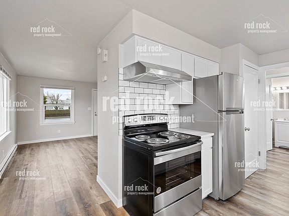 3rd image of 10114 E Broadway Ave