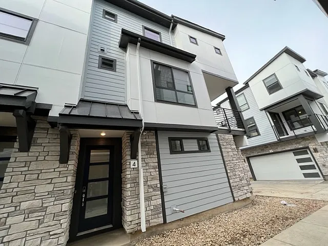 2 bed, 1291 sqft, $2,725 — Photo 2