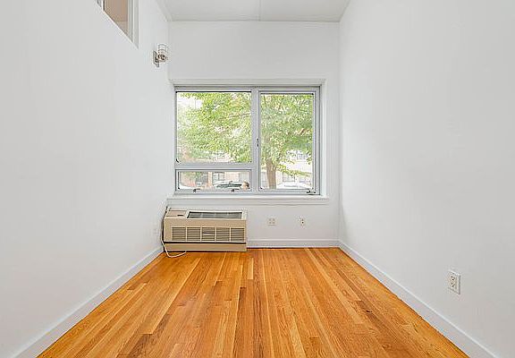 4th image of 342 Eldert St APT 107