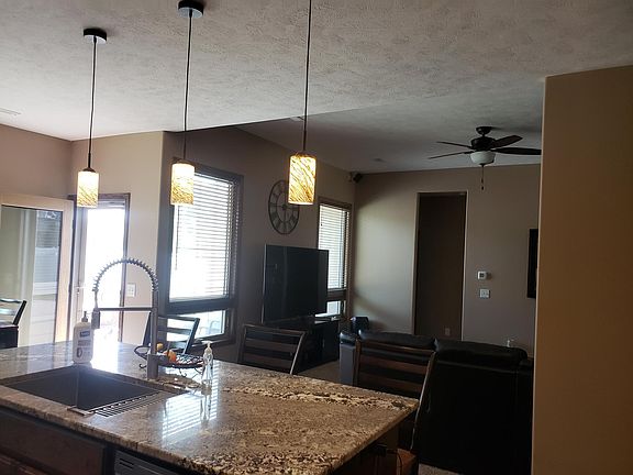 5th image of 119 Wallace Ave