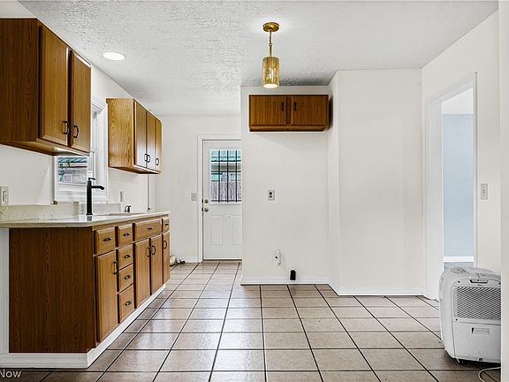 2nd image of 2656 22nd St NE