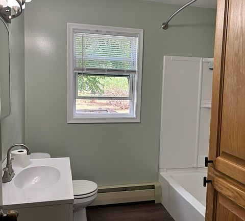 3rd image of 519 E 6th St