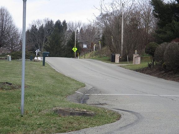 4th image of 7 Seward Dr