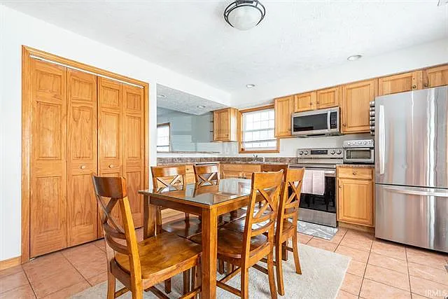 3 bed, 1302 sqft, $1,800 — Photo 4