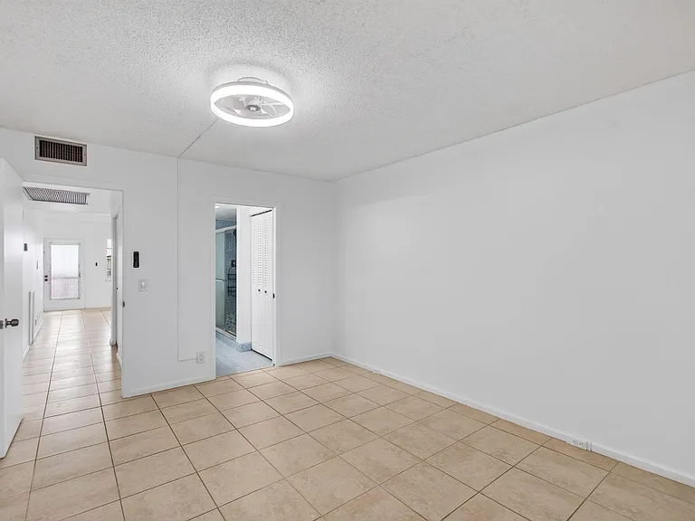 4028 Hythe Pl #B — Photo 35