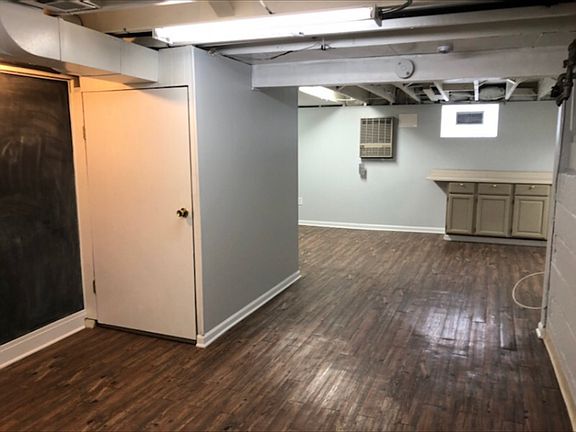 5th image of 3414 Clarence Ave #1