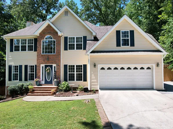 10033 Larkspur Dr, Ooltewah, TN 37363