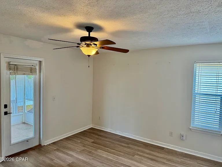 11710 Seashore Ln — Photo 15