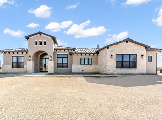 2013 County Road 651, Devine, TX 78016