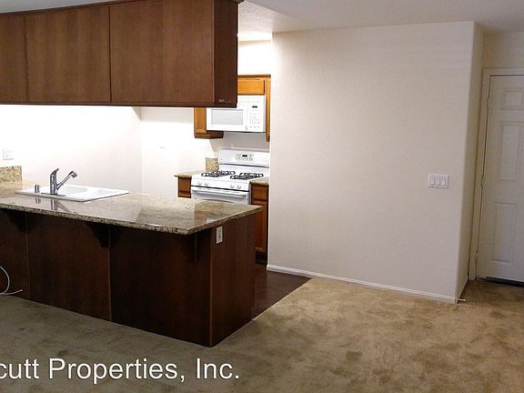 2nd image of 4241 Lowell St Unit 104