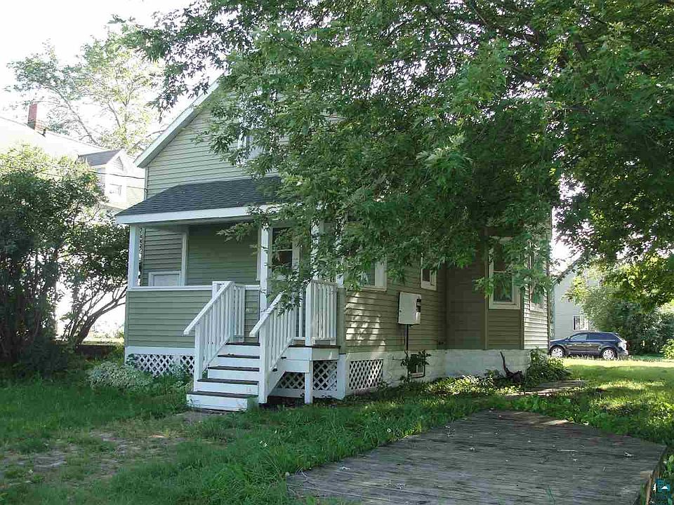 1st image of 606 17th Ave W