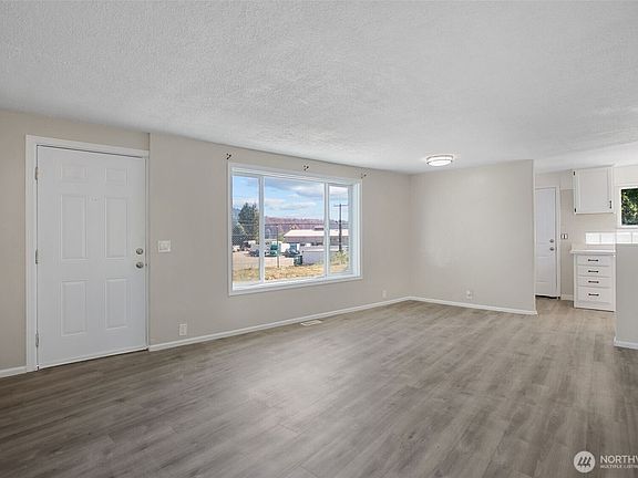 4th image of 12715 SE Green Valley Road