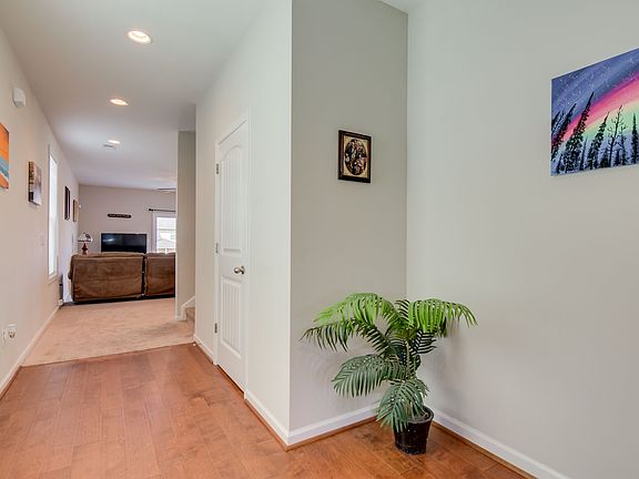 5th image of 244 Claudia Dr