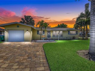 1102 Lorraine Ct, Cape Coral, FL 33904