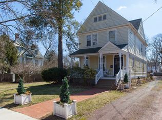 29 E Broad St, Hopewell, NJ 08525