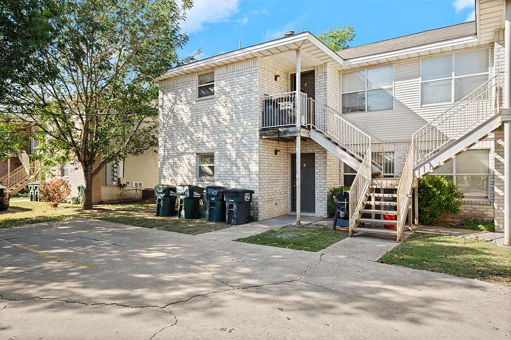 2 bed, 1024 sqft, $950 — Photo 1