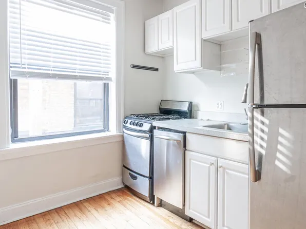 (undisclosed Address), Chicago, IL 60657