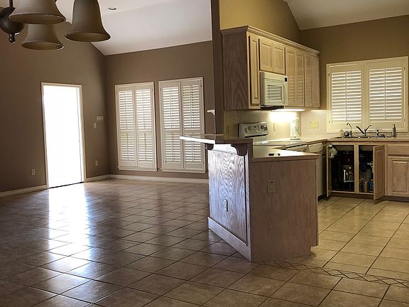 2nd image of 6005 Garden Ct