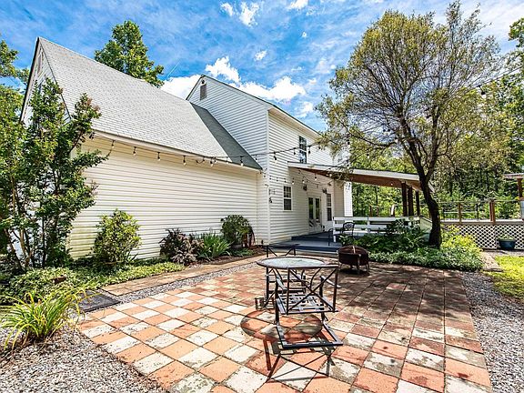 4th image of 571 Paradise Ln