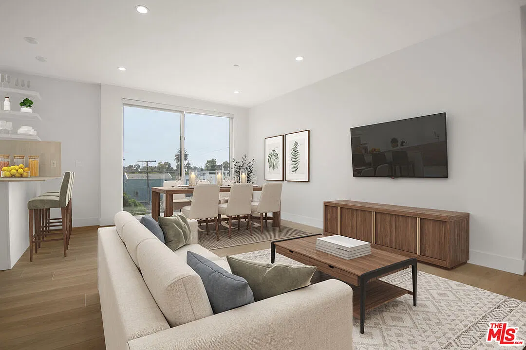 3 bed, 2.0 bath, 1222 sqft, $5,450 — Photo 1